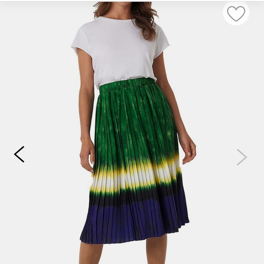 ⭐ Brand new NA-KD Tie-Dyed Pleated Midi Skirt- Size 40⭐